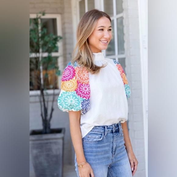 HTML  top white balloon/ puff short Sleeve with Embroidery size S boho chic - Picture 2 of 8